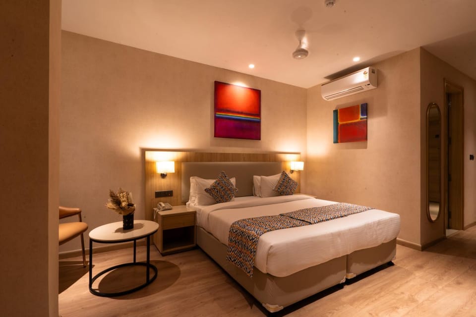 Bed, Photo of the whole room, Bedroom