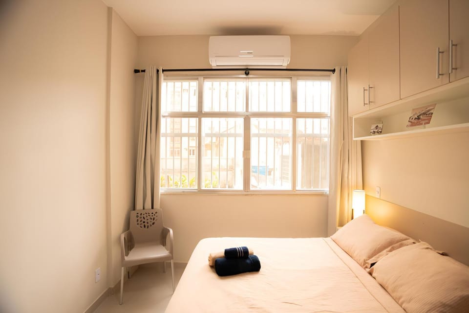 Bed, Bedroom, towels, air conditioner
