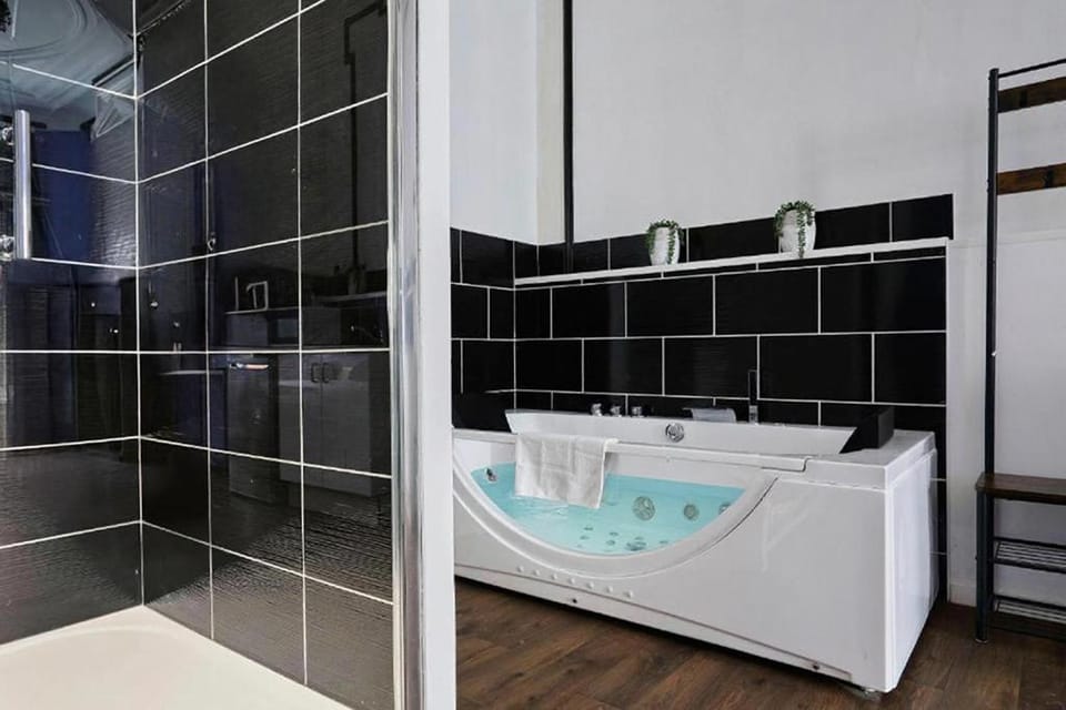 Balnéo romantique, cosy et chic Apartment in Hauts-de-France