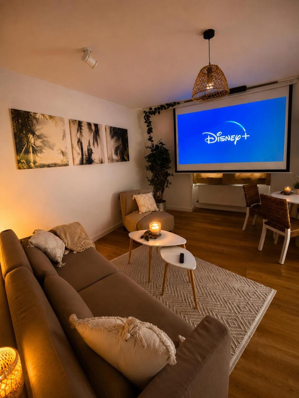 Communal lounge/ TV room, TV and multimedia, Living room, Seating area, Evening entertainment