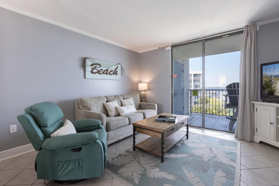 GS Surf & Racquet Club 502C House in West Beach