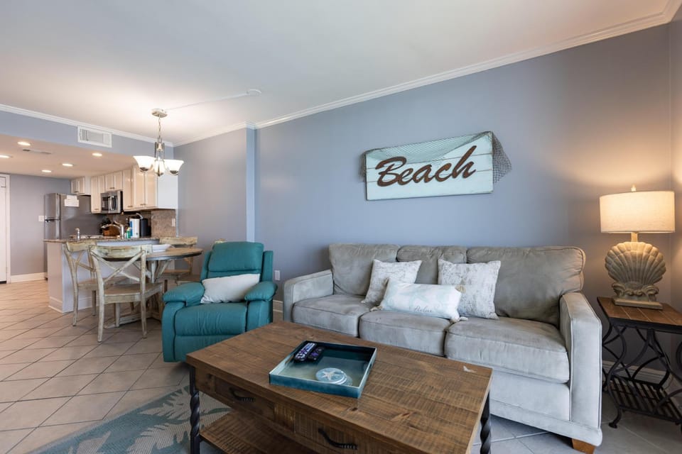 GS Surf & Racquet Club 502C House in West Beach