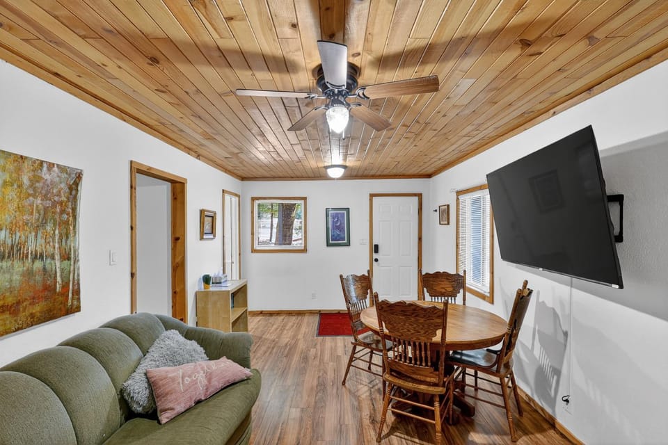 Dog-Friendly Wine Country Cabin cabin Cabin in San Francisco Bay Area