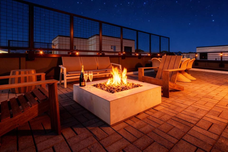 Rooftop Fire Pit Lounge Skyline DT Nash Views House in East Nashville