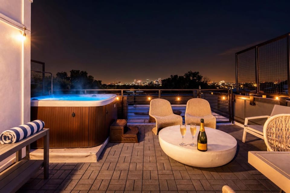 Nashville Retreat with Hot Tub & Private Garage House in East Nashville