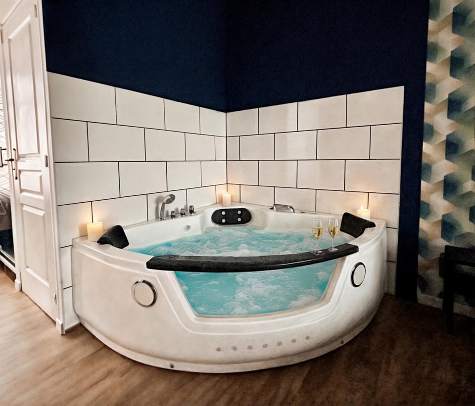 Baignoire Balnéo, Baby-foot & WiFi Fibre Apartment in Hauts-de-France