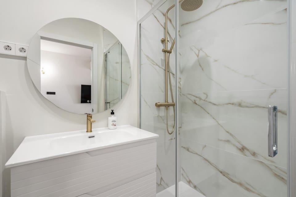 Shower, Bathroom
