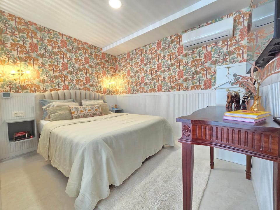 Bed, TV and multimedia, Bedroom, air conditioner