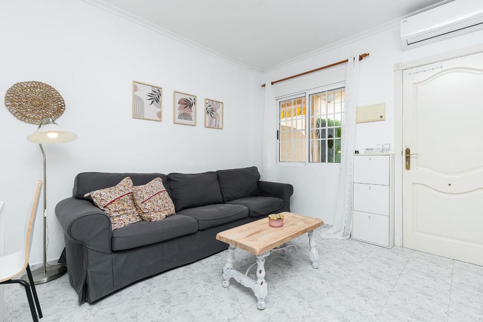 Communal lounge/ TV room, Living room