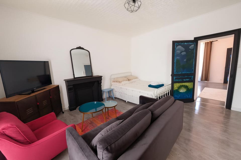 Communal lounge/ TV room, Bed