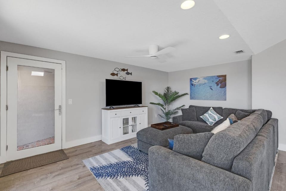 Sea-Esta House in Siesta Beach