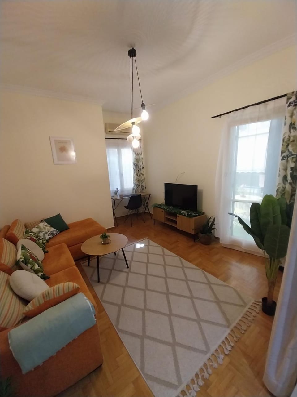 Jungle Lodge Athens at metro Apartment in Athens