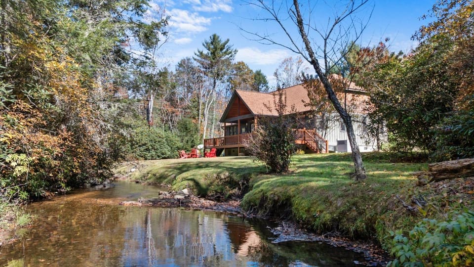 Creekside Cradle House in Tennessee