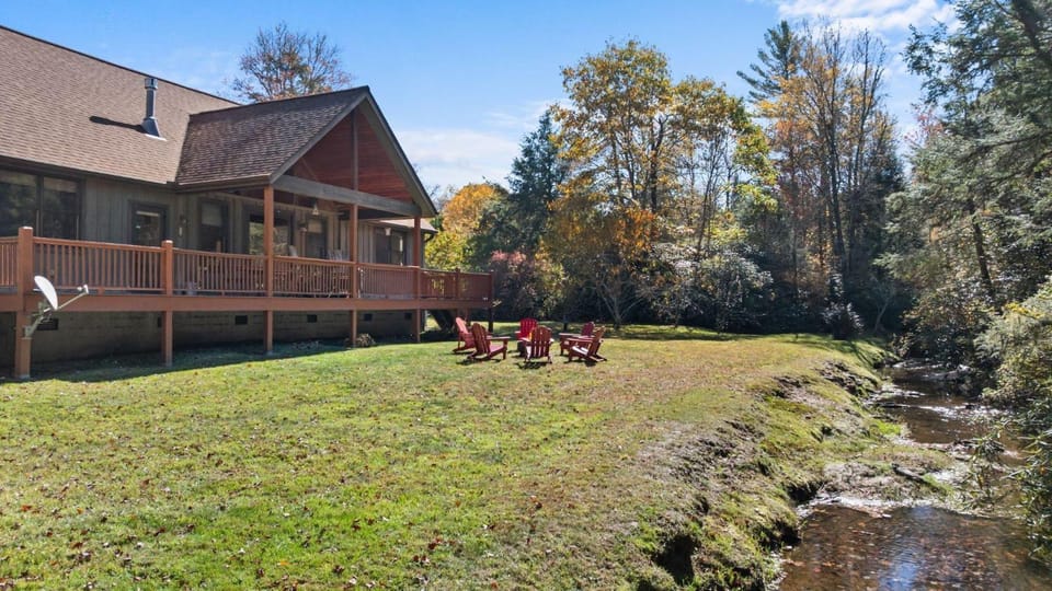 Creekside Cradle House in Tennessee