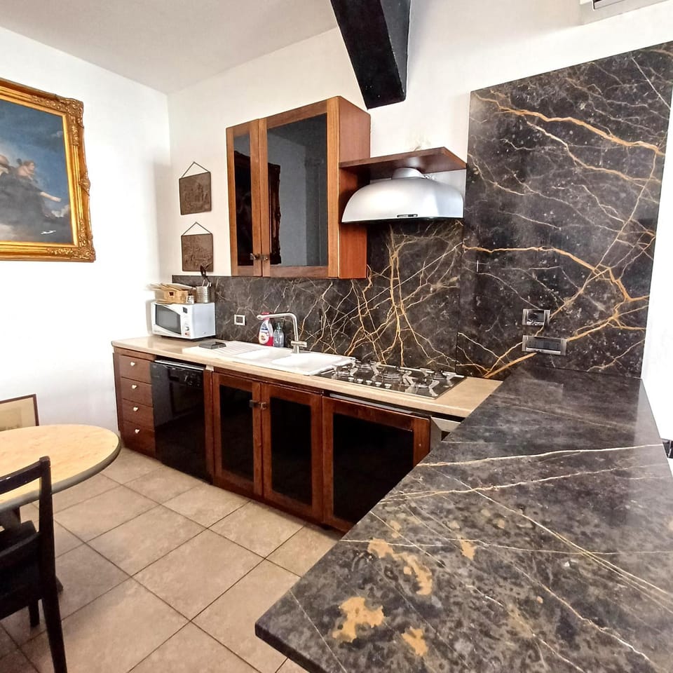 Kitchen or kitchenette, Dining area, stove