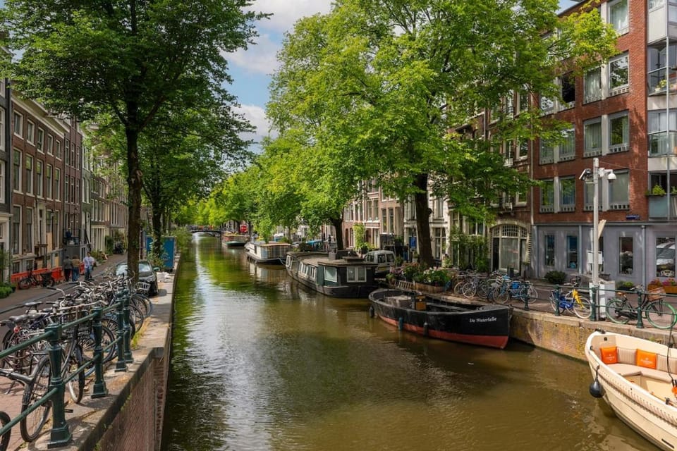 Charming souterrain studio at Bloemgracht 30 Apartment in Amsterdam