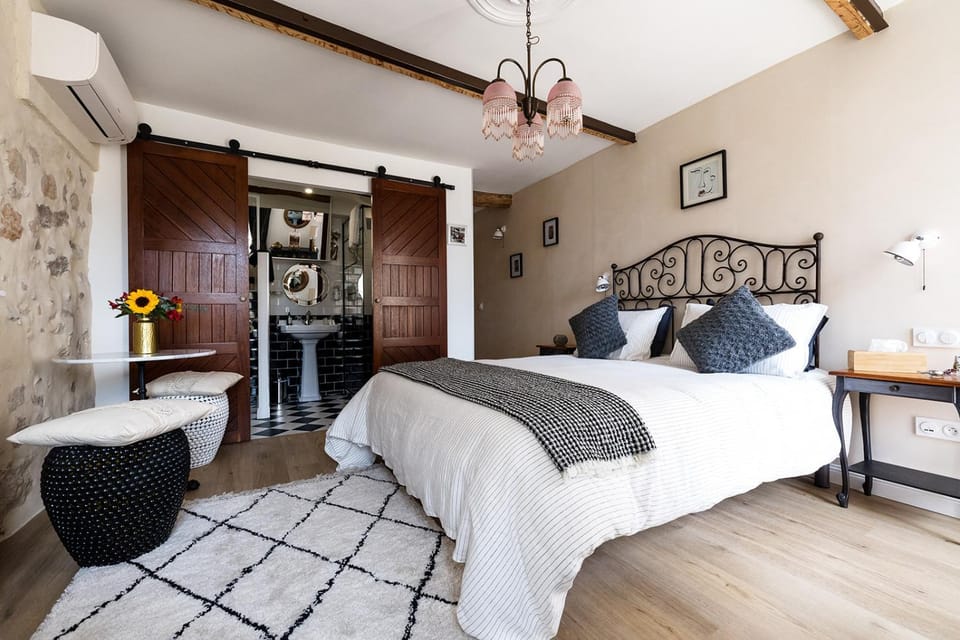 BnB La Sanverine, historic center Vence Bed and Breakfast in Vence