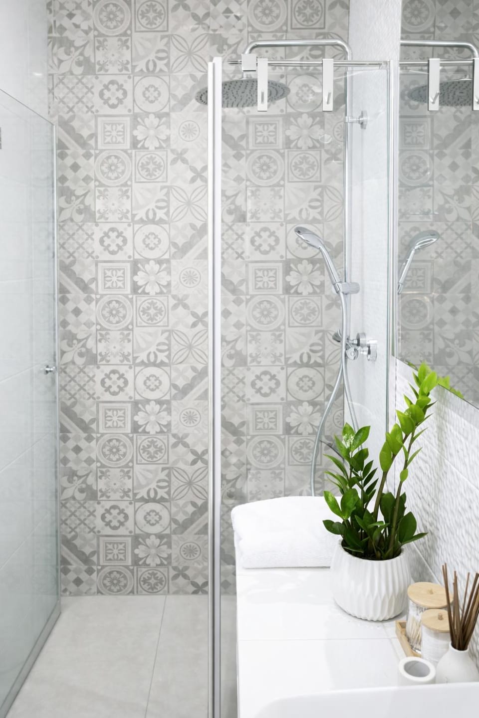 Shower, Bathroom, hair dryier, towels