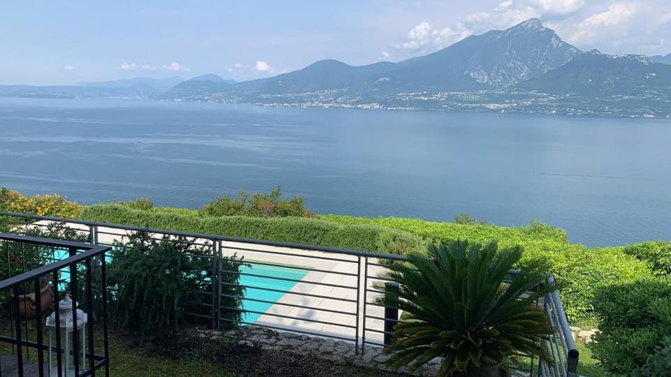 Pool view, Sea view
