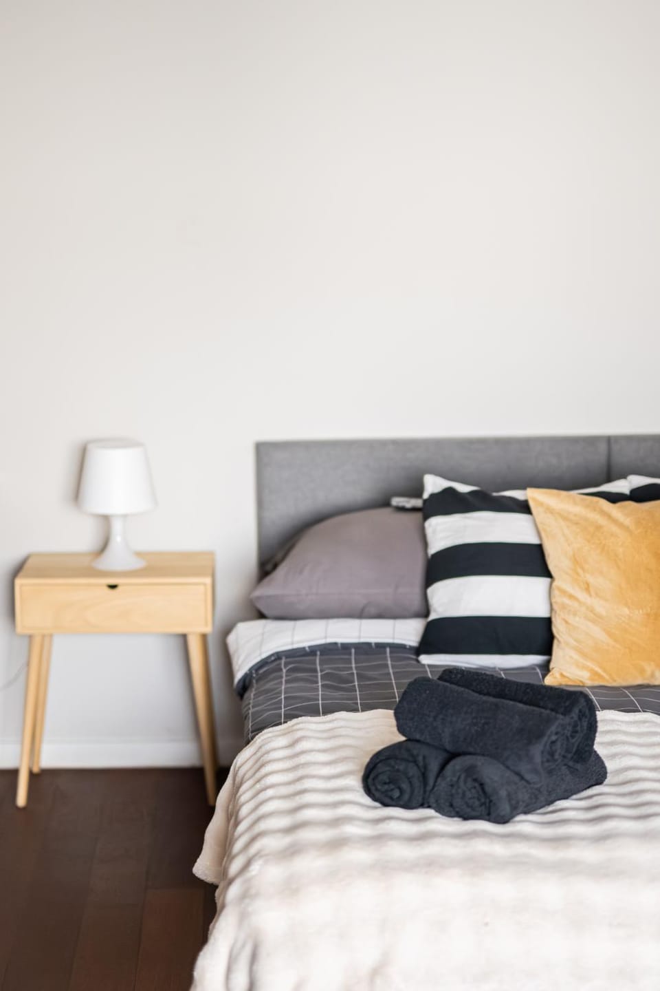 Bed, Photo of the whole room, Decorative detail, Bedroom, towels