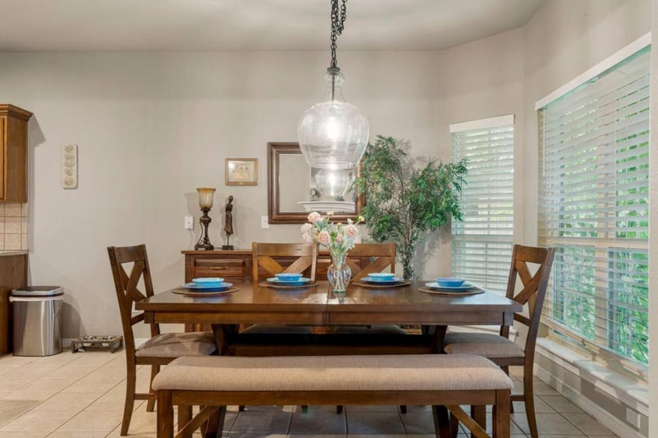 Jenks Oasis-5BR Near Tulsa and Premium Outlets House in Jenks