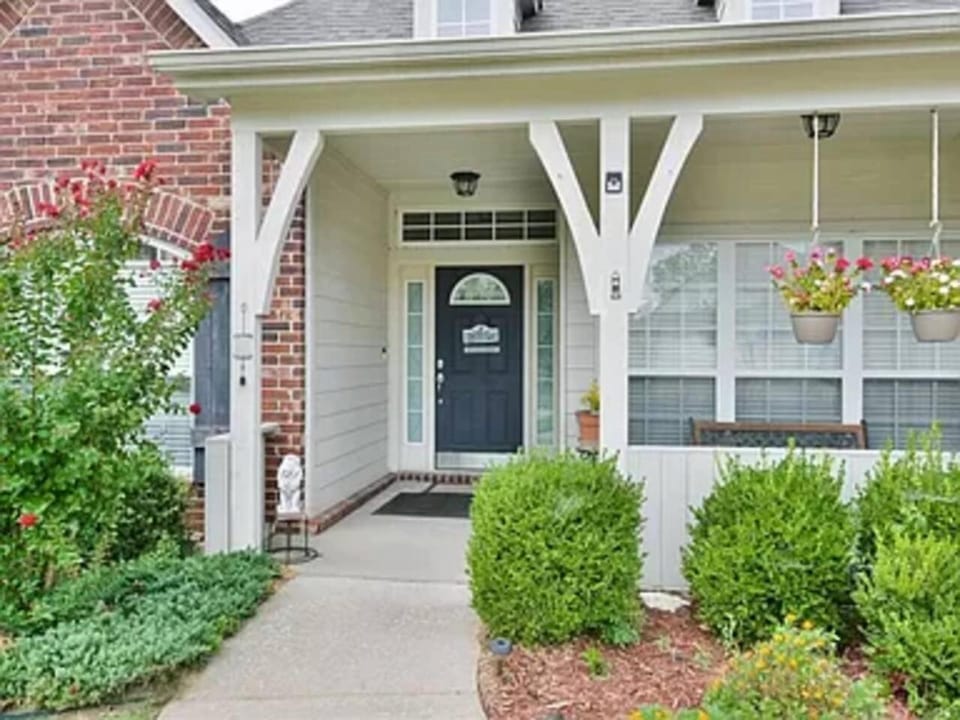 Jenks Oasis-5BR Near Tulsa and Premium Outlets House in Jenks