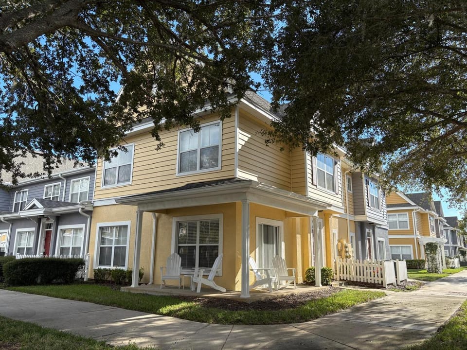 4 Bedroom 3 Bathroom Villas At Seven Dwarfs 18-108 House in Kissimmee