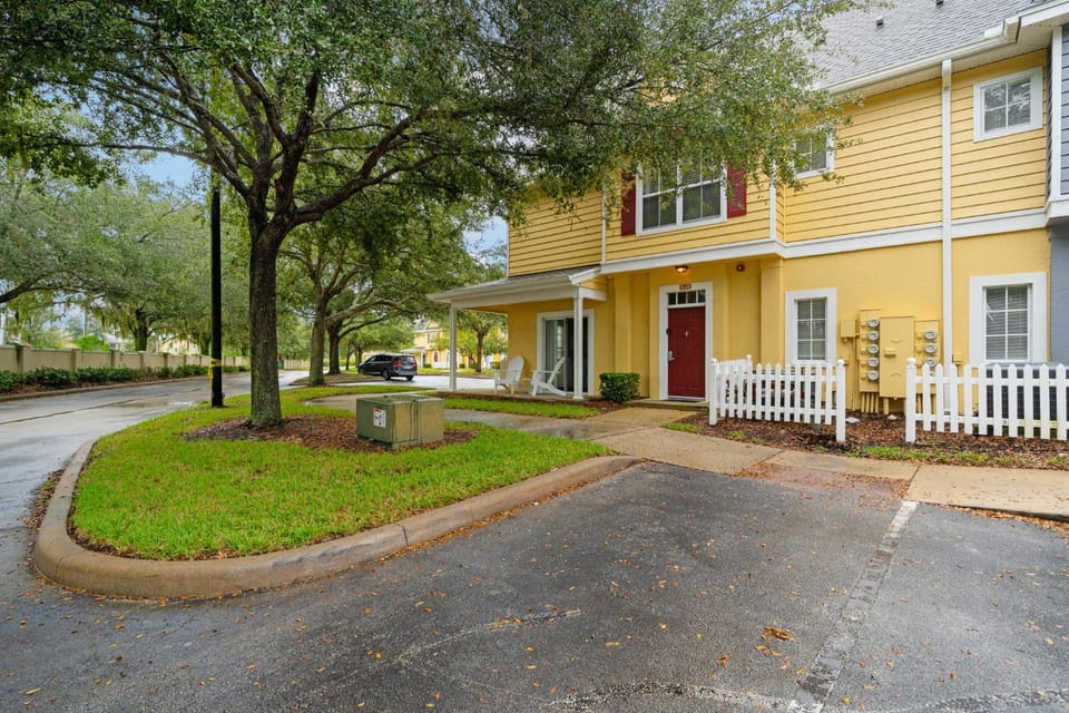 4 Bedroom 3 Bathroom Villas At Seven Dwarfs 18-108 House in Kissimmee