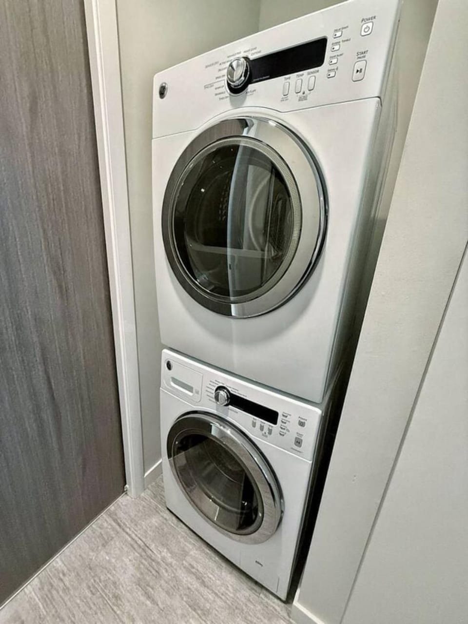 Verdant Luxe Studio Apartment in Des Moines
