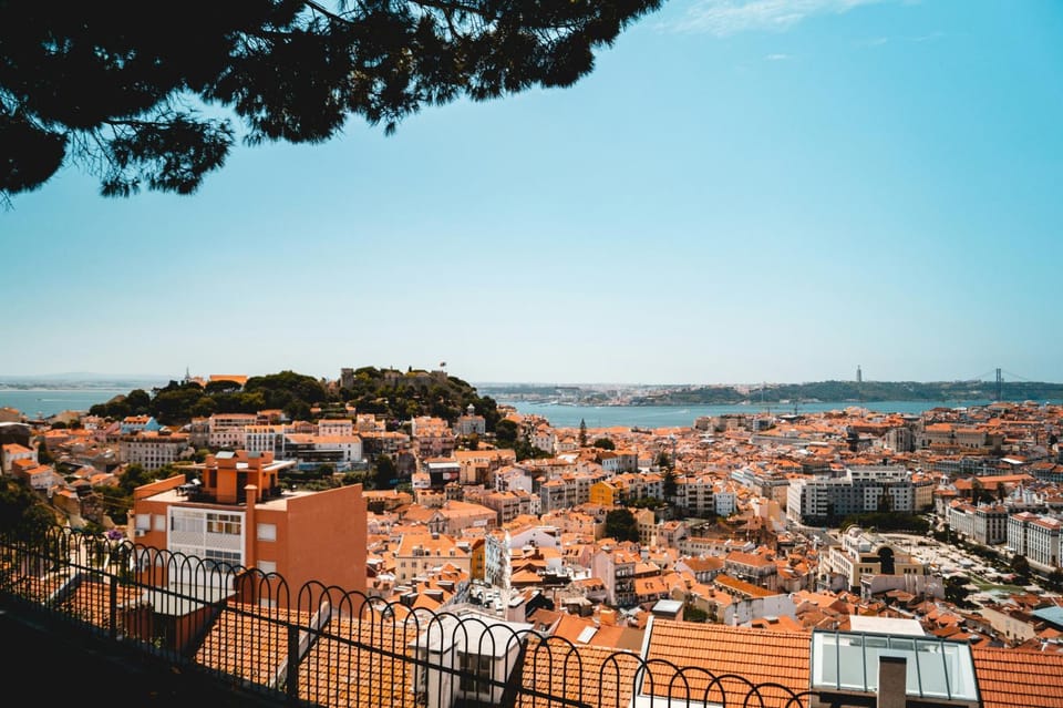 NEW! Stylish & Central - Blue Bica Campos Apartment in Lisbon