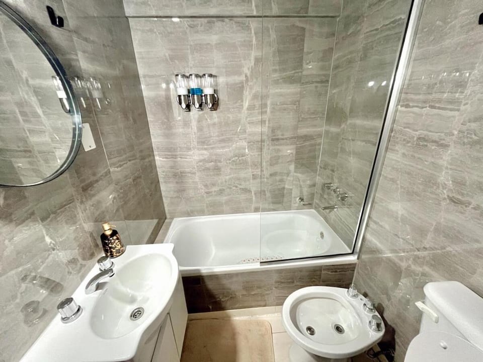 Shower, Bathroom, Bath, bidet, towels
