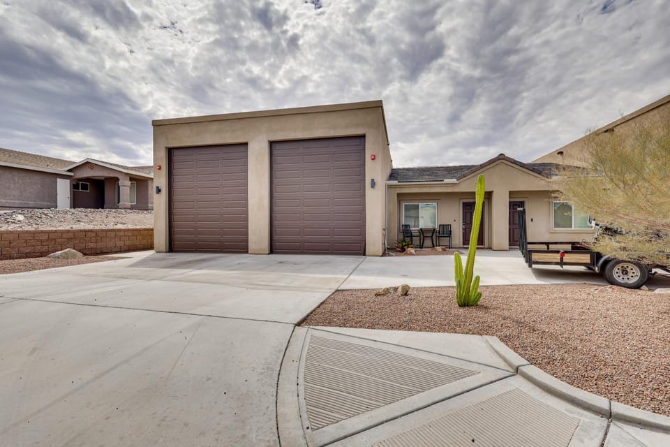 3 Mi to Lake Havasu: Condo w/ Mountain & Lake View House in Lake Havasu City