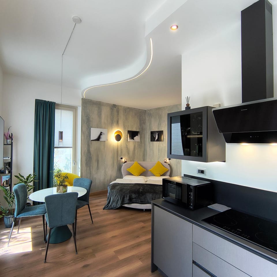 Bed, Kitchen or kitchenette, Living room, Bedroom
