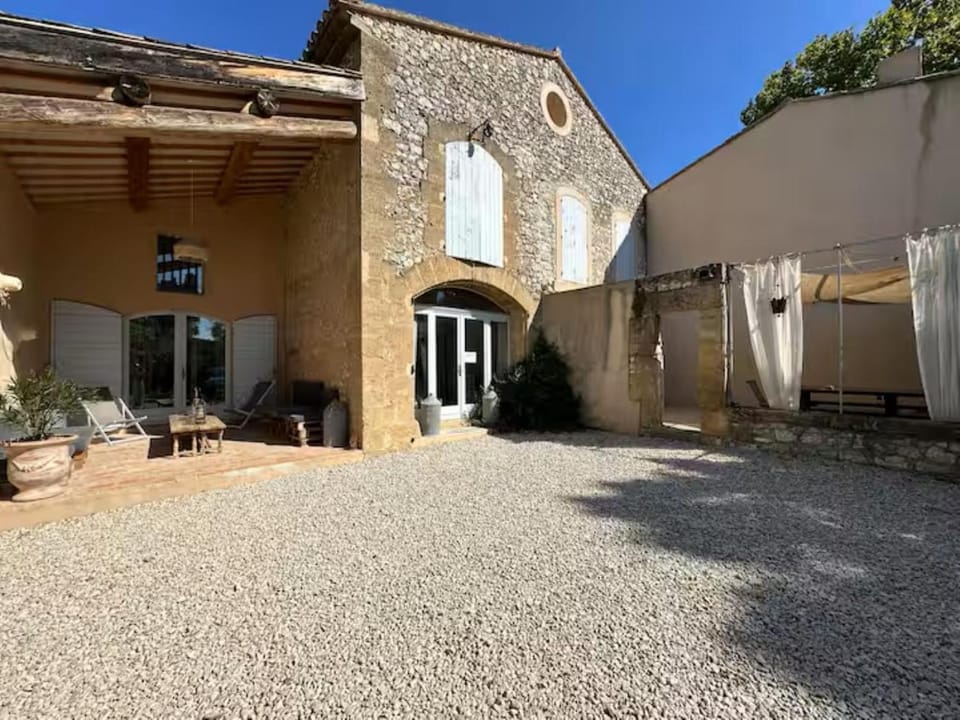 Property building, Day