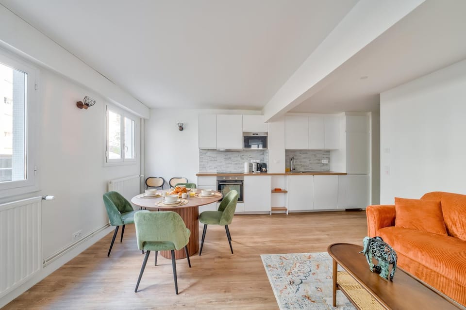 Living room, Dining area