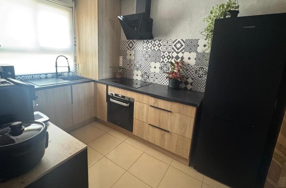 Coffee/tea facilities, dishwasher, microwave, oven