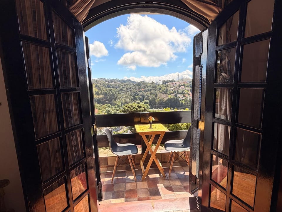 View (from property/room), Balcony/Terrace, Dining area