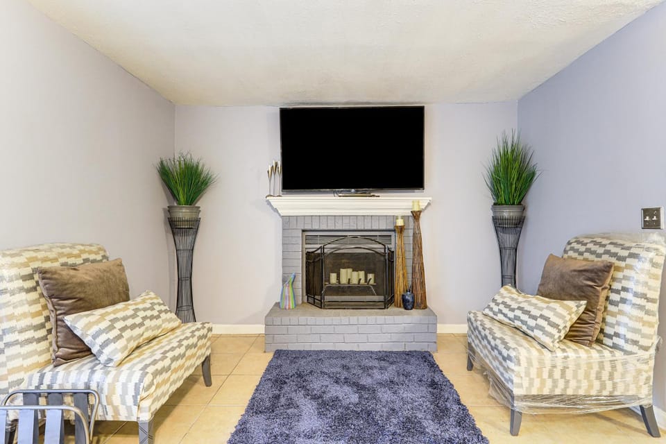 Easy ATL Access: Suburban Home Base w/ Patio House in Georgia