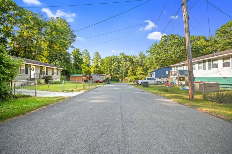 Property building, Neighbourhood, Location, Quiet street view