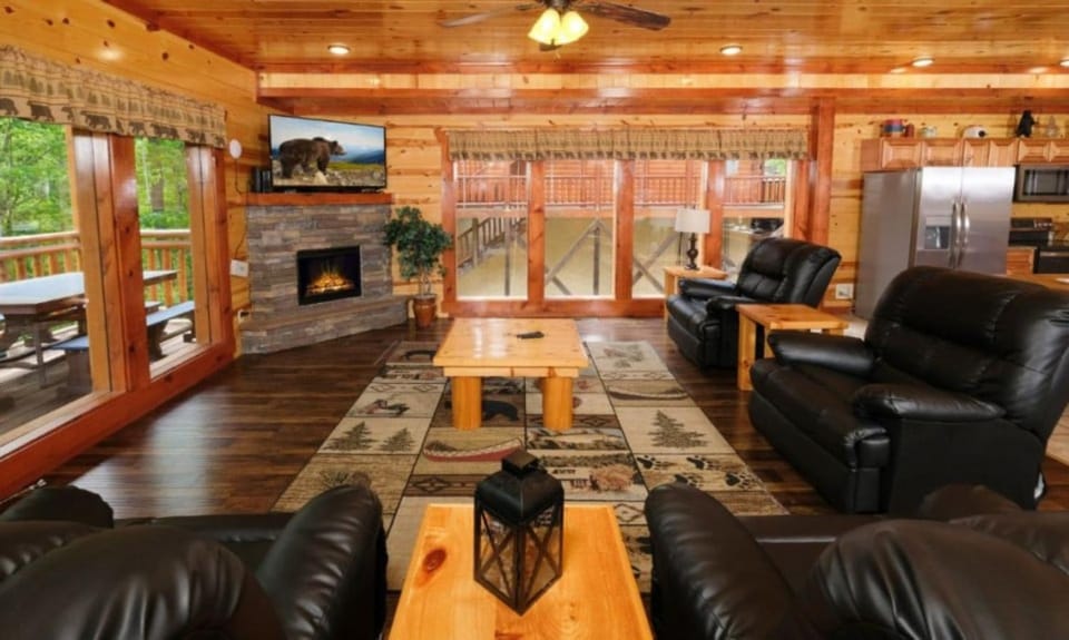 Emerald and Evergreen at Sherwood House in Sevier County