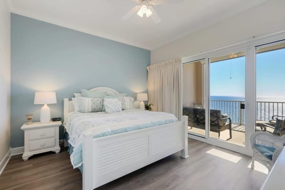 Regency Isle 1104 Penthouse with 3 bedrooms House in Orange Beach