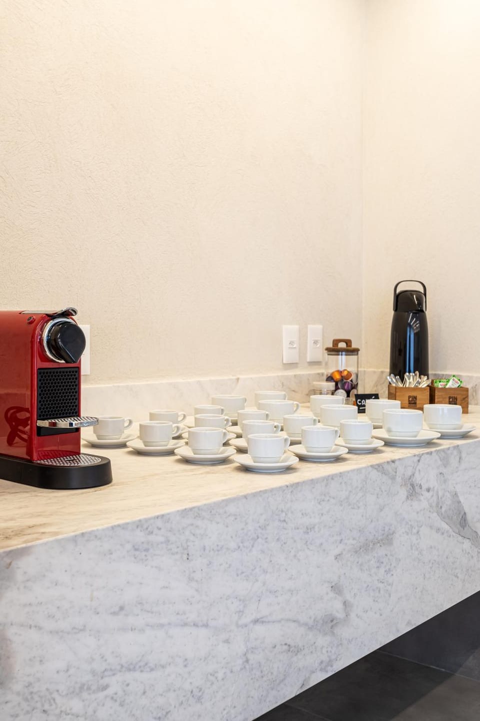 Coffee/tea facilities, Kitchen or kitchenette, Food and drinks