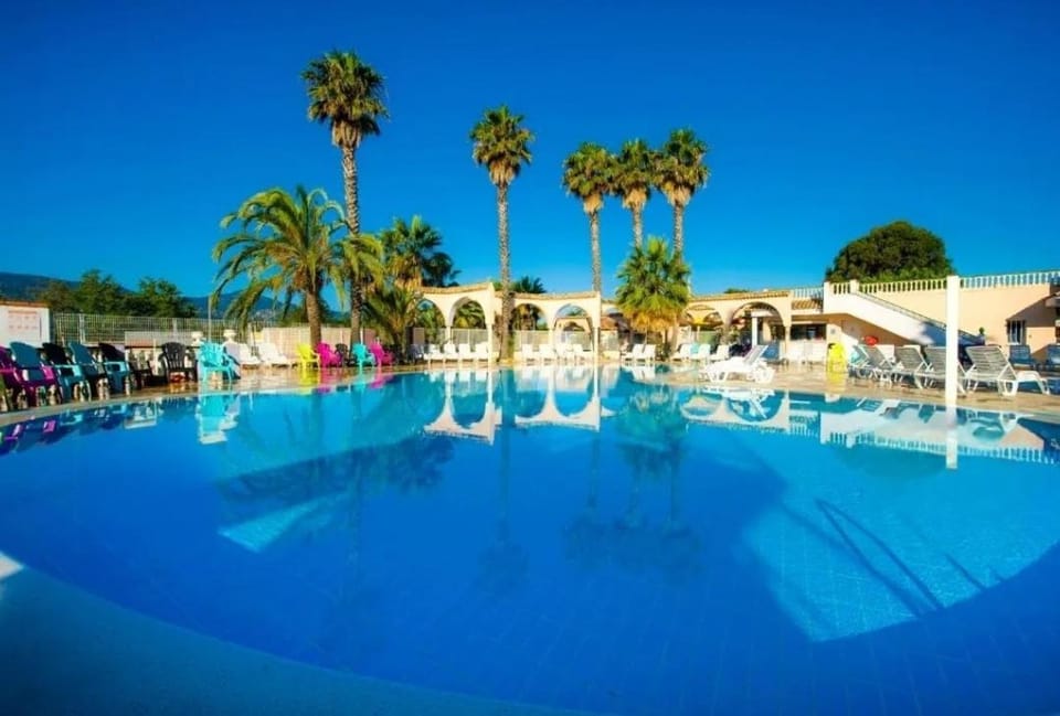 Mobil-home 4 à 6 personnes dans camping le Neptune Campground/ 
RV Resort in Argeles-sur-Mer