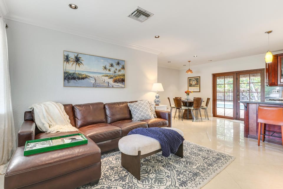 Fish, Swim & Relax Poolside! Deerfield Beach Oasis House in Deerfield Beach