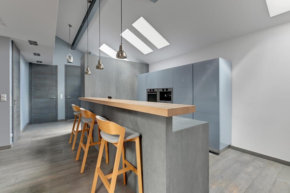 Kitchen or kitchenette, oven, pet friendly, stove