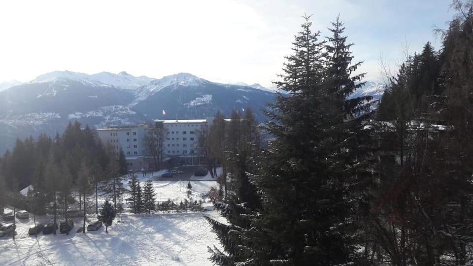 Ideally located apartment with view Apartment in Crans-Montana
