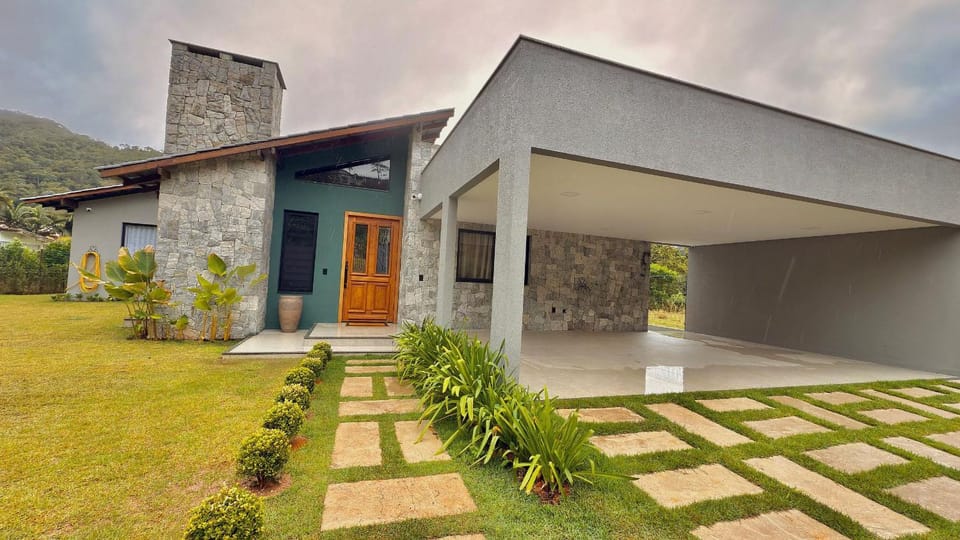Facade/entrance, Garden