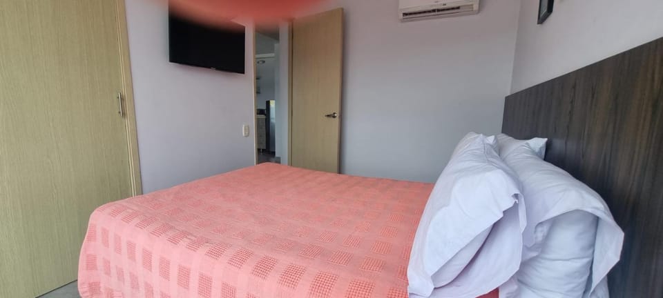 Great Laureles views, Cold AC and best price Apartment in Medellin