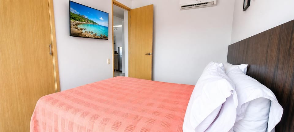 Great Laureles views, Cold AC and best price Apartment in Medellin