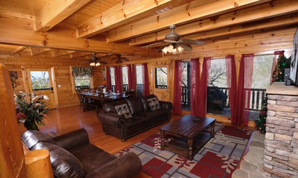Splash N Sunrise House in Pigeon Forge
